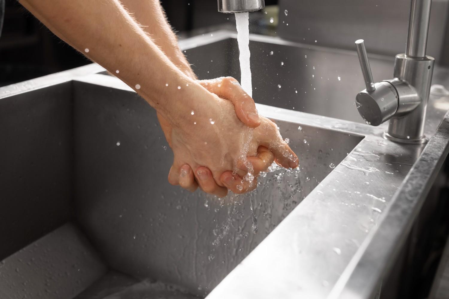 Lave-Mains Industriel : Une Étape Essentielle pour la Sécurité Alimentaire et la Conformité aux Normes d'Hygiène